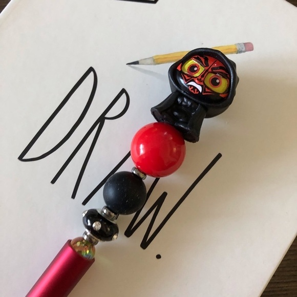 Disney Doorables: Star Wars: Darth Maul handmade beaded pen - Picture 1 of 3
